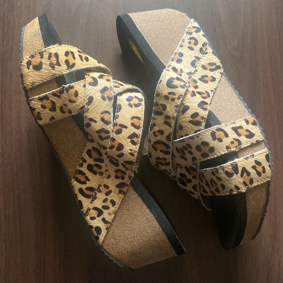 VOLATILE Shoes Women’s Size 9 Volatile Mayfield Leopard Print Calf Hair Wedge - Picture 8 of 9
